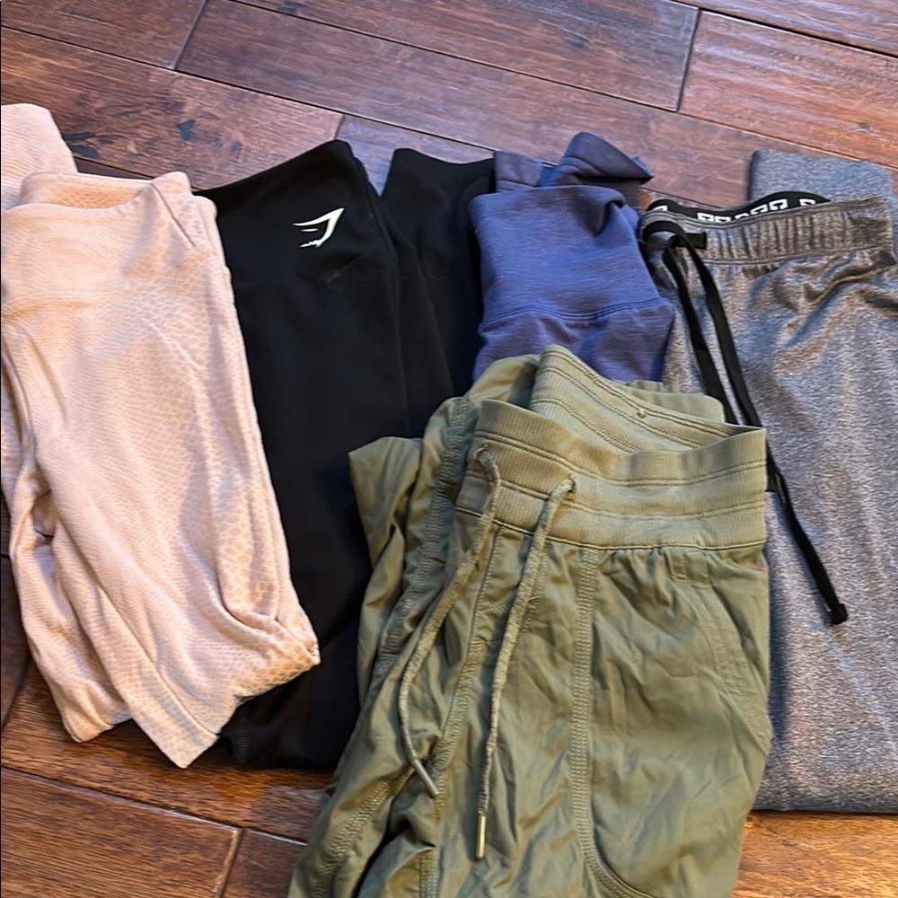Woman’s athletic pants bundle! Sz xs (5)